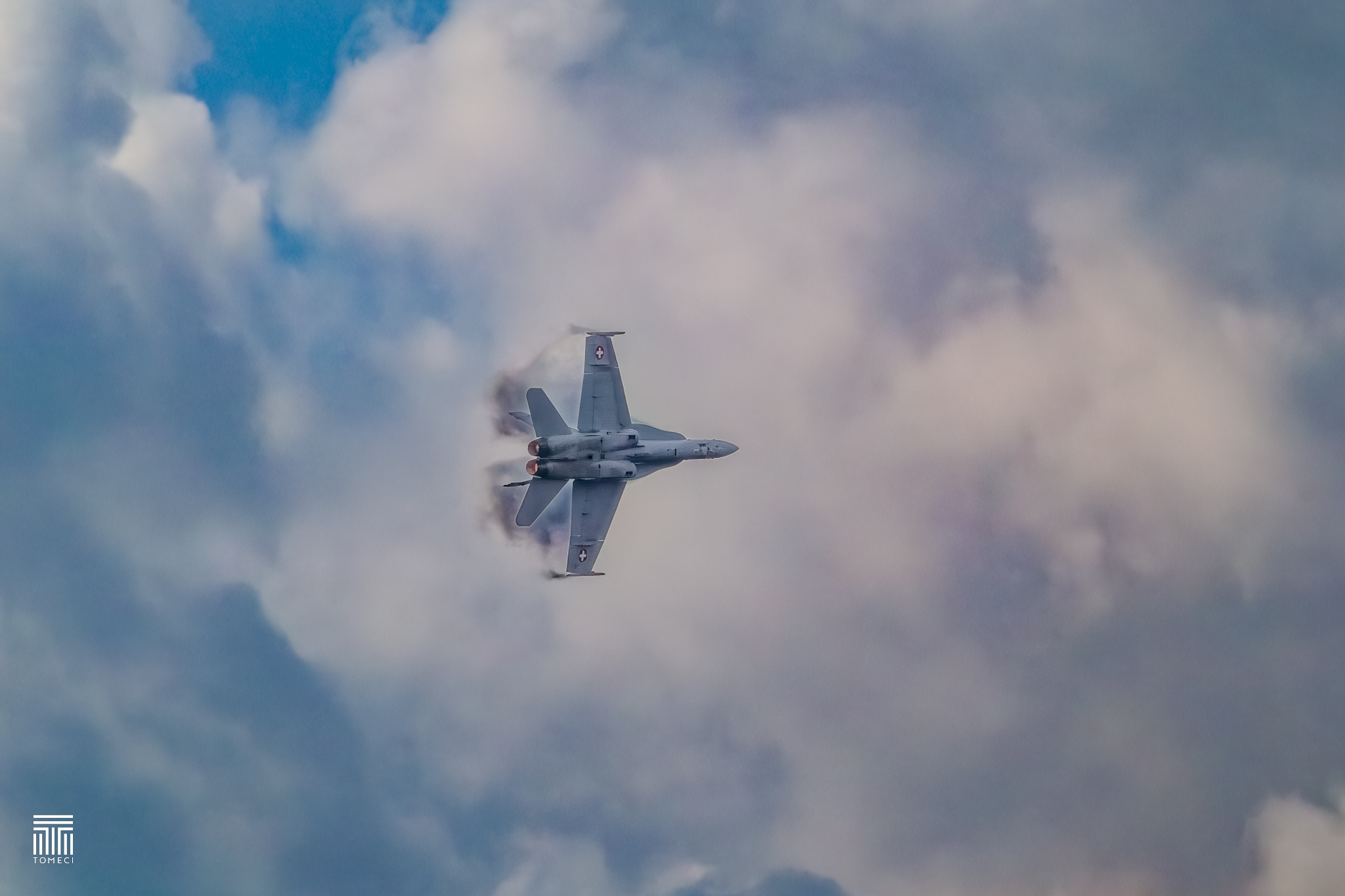 Swiss Airforce F/A-18 captured by Tomeci
